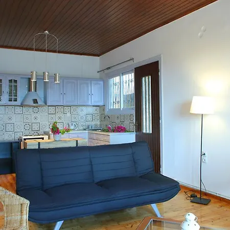 Pine House With Sea View Apartment